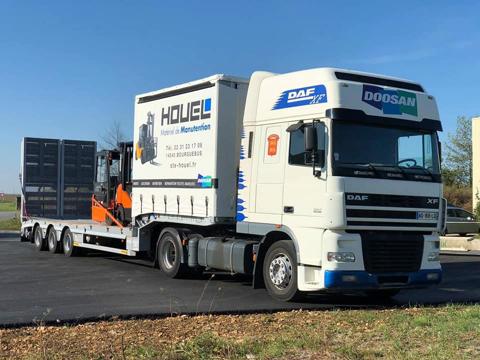 Publicité sur camion bâche Houel